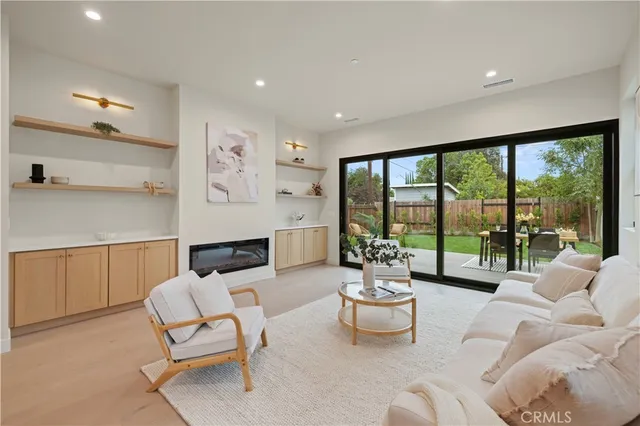 $1,899,000 | 17446 Hatteras Street, Encino, CA 91316
