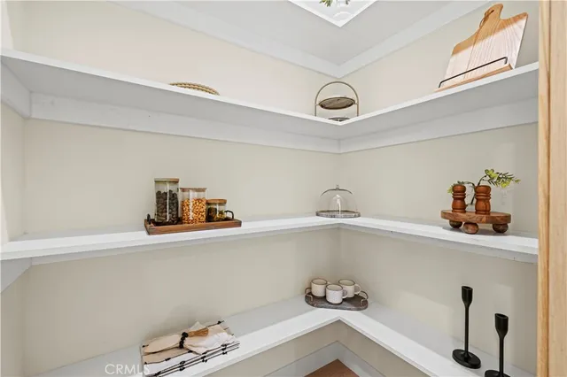 $1,899,000 | 17446 Hatteras Street, Encino, CA 91316