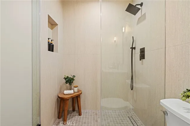 $1,899,000 | 17446 Hatteras Street, Encino, CA 91316