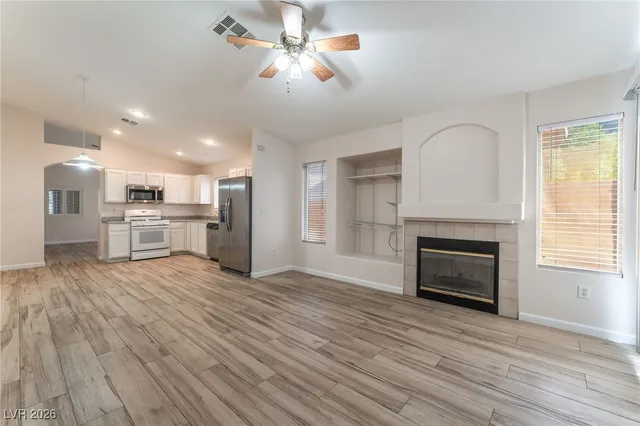 $2,250 | 8009 Radigan Avenue, Las Vegas, NV 89131