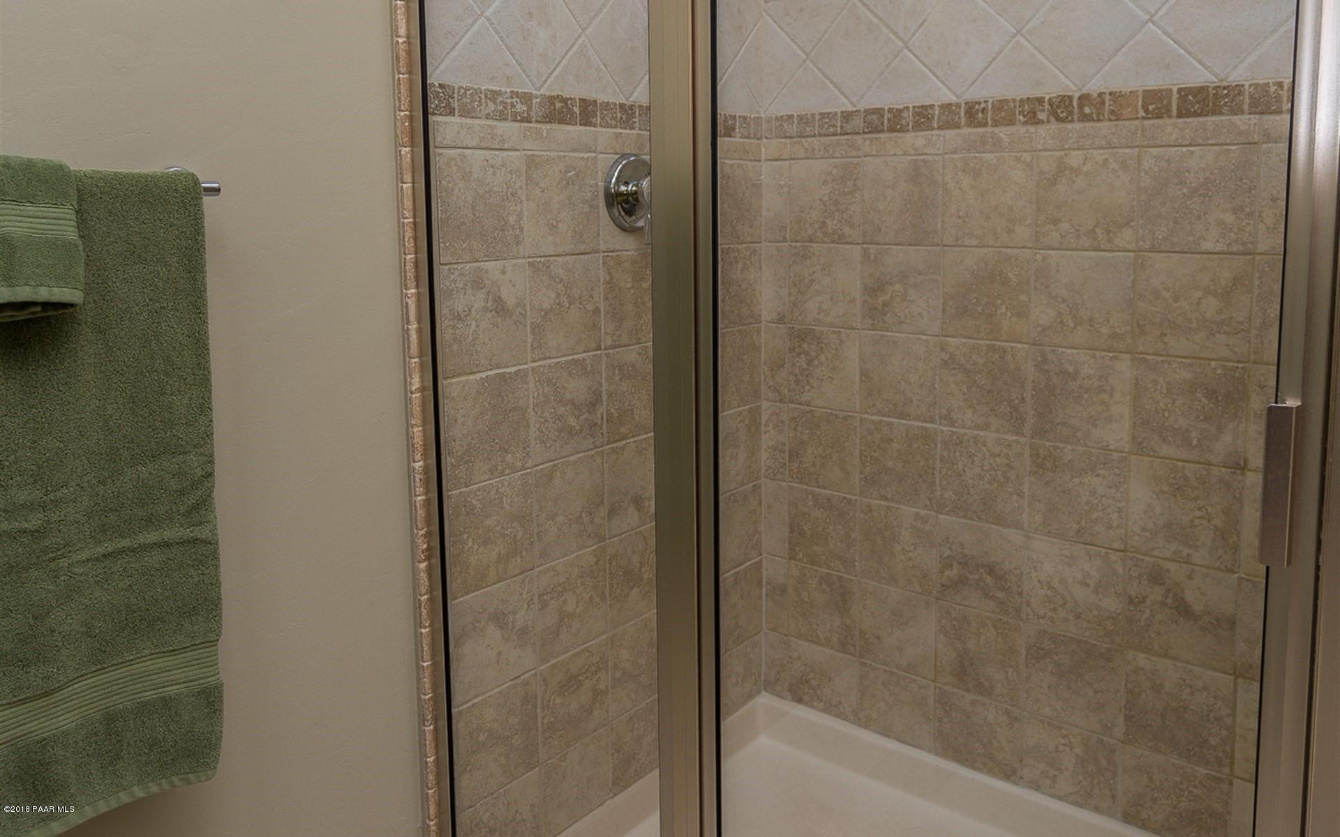 1631 Kaibab Loop Prescott, AZ 86303 - Photo 16 of 45 a bathroom with a bathtub