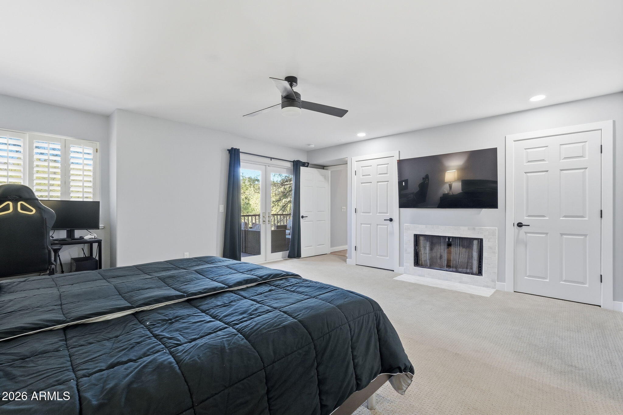 3441 Griffiths Spring Flagstaff, AZ 86005 - Photo 31 of 71 Master bedroom with fireplace