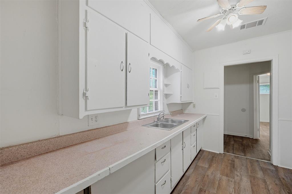 1105 West Hull Street Denison, TX 75020 - Photo 13 of 25