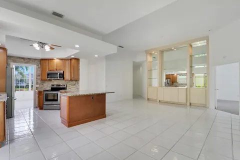 $381,500 | 220 Northwest Bentley Circle, Port St. Lucie, FL 34986