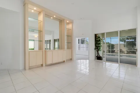 $381,500 | 220 Northwest Bentley Circle, Port St. Lucie, FL 34986