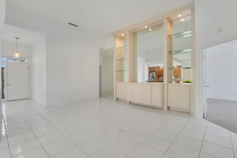 $381,500 | 220 Northwest Bentley Circle, Port St. Lucie, FL 34986