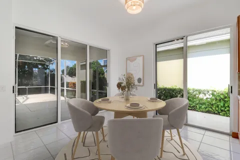 $381,500 | 220 Northwest Bentley Circle, Port St. Lucie, FL 34986
