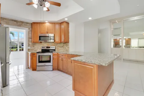 $381,500 | 220 Northwest Bentley Circle, Port St. Lucie, FL 34986