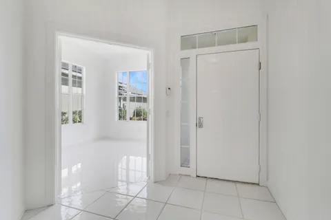 $381,500 | 220 Northwest Bentley Circle, Port St. Lucie, FL 34986