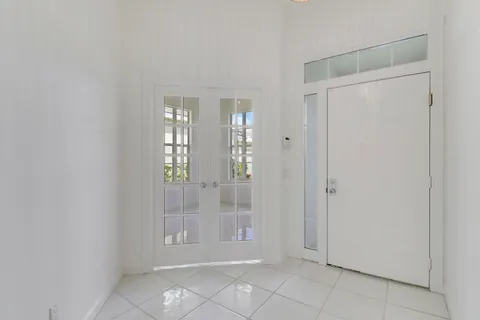 $381,500 | 220 Northwest Bentley Circle, Port St. Lucie, FL 34986