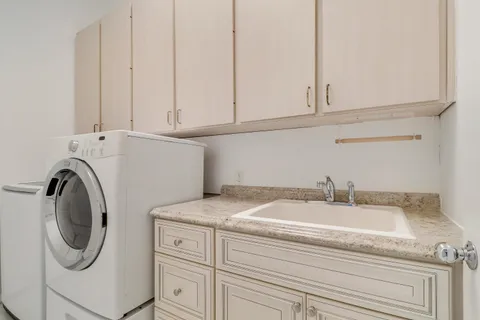 $381,500 | 220 Northwest Bentley Circle, Port St. Lucie, FL 34986