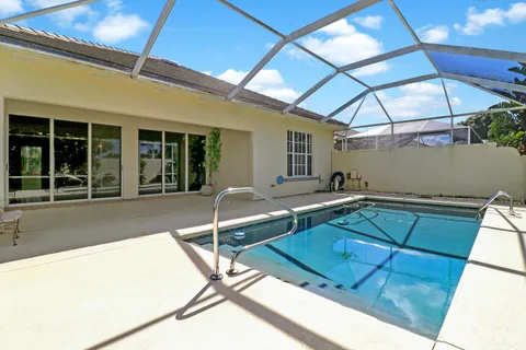 $381,500 | 220 Northwest Bentley Circle, Port St. Lucie, FL 34986
