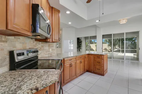 $381,500 | 220 Northwest Bentley Circle, Port St. Lucie, FL 34986