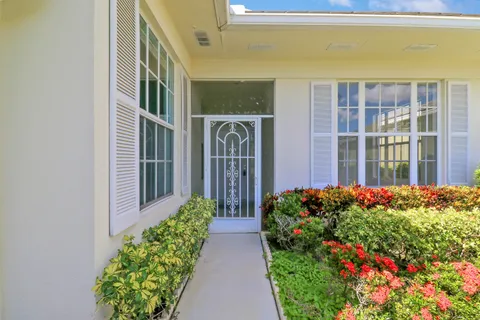 $381,500 | 220 Northwest Bentley Circle, Port St. Lucie, FL 34986