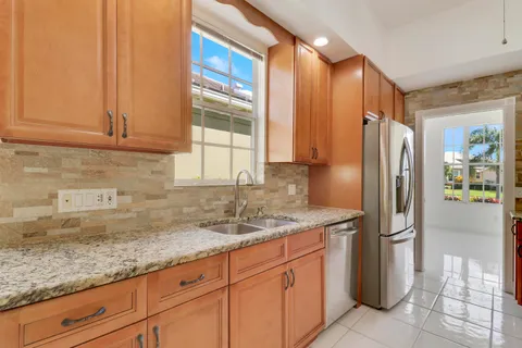 $381,500 | 220 Northwest Bentley Circle, Port St. Lucie, FL 34986