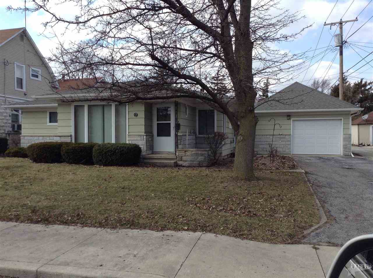 418 West Jackson Street Decatur, IN 46733 - Photo 2 of 20