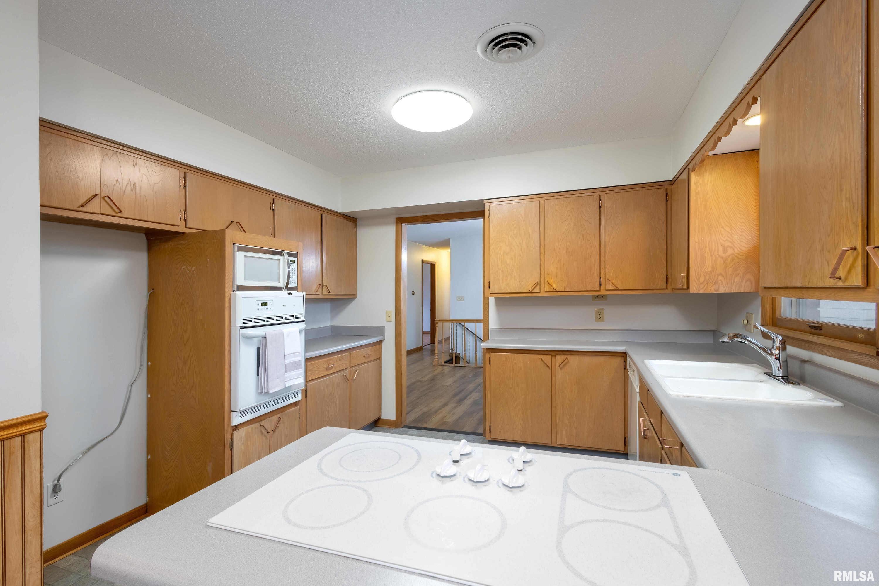 2521 Jersey Ridge Road Davenport, IA 52803 - Photo 16 of 42 Gallery Image 16