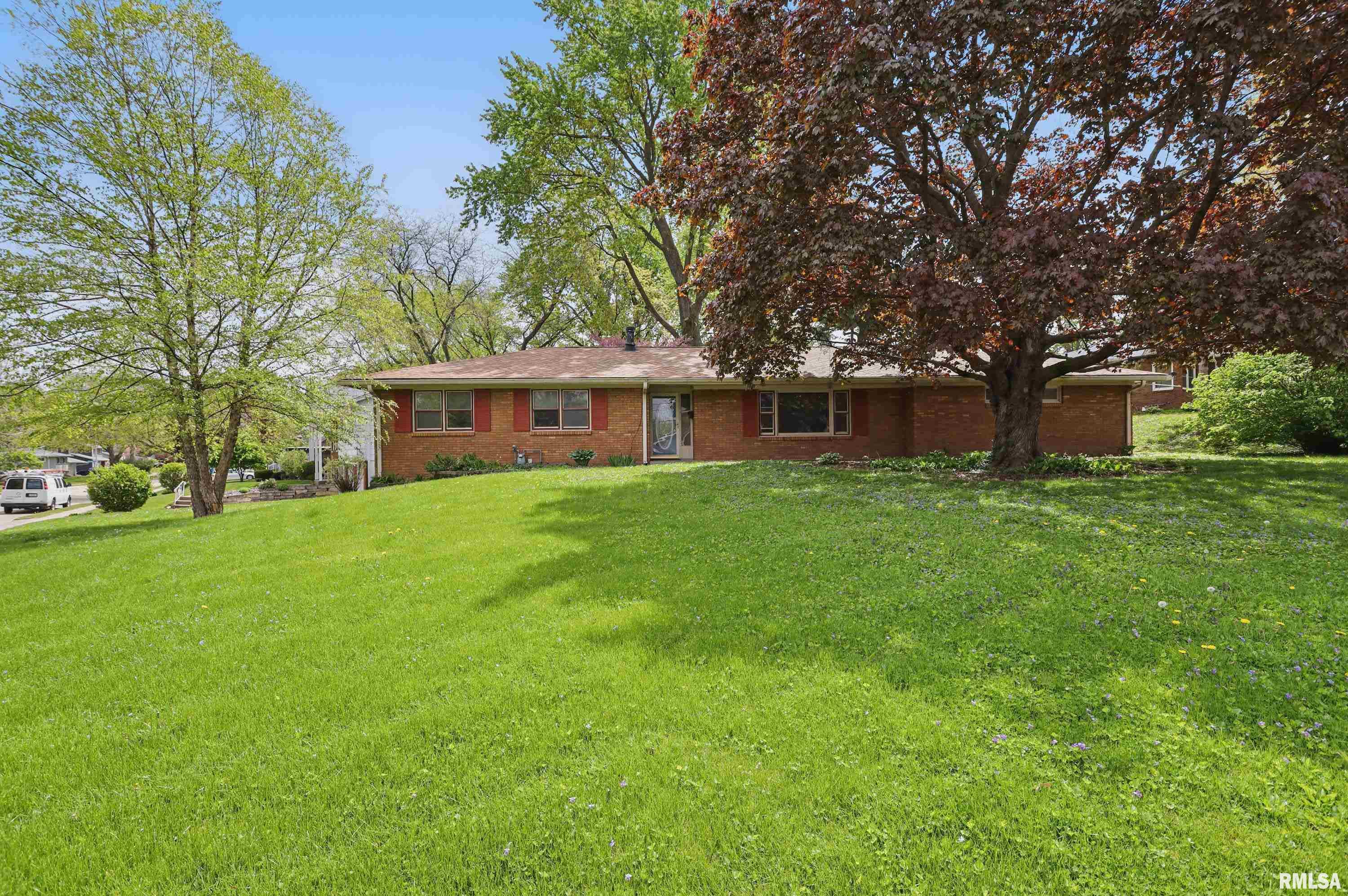 2521 Jersey Ridge Road Davenport, IA 52803 - Photo 4 of 42 Gallery Image 4