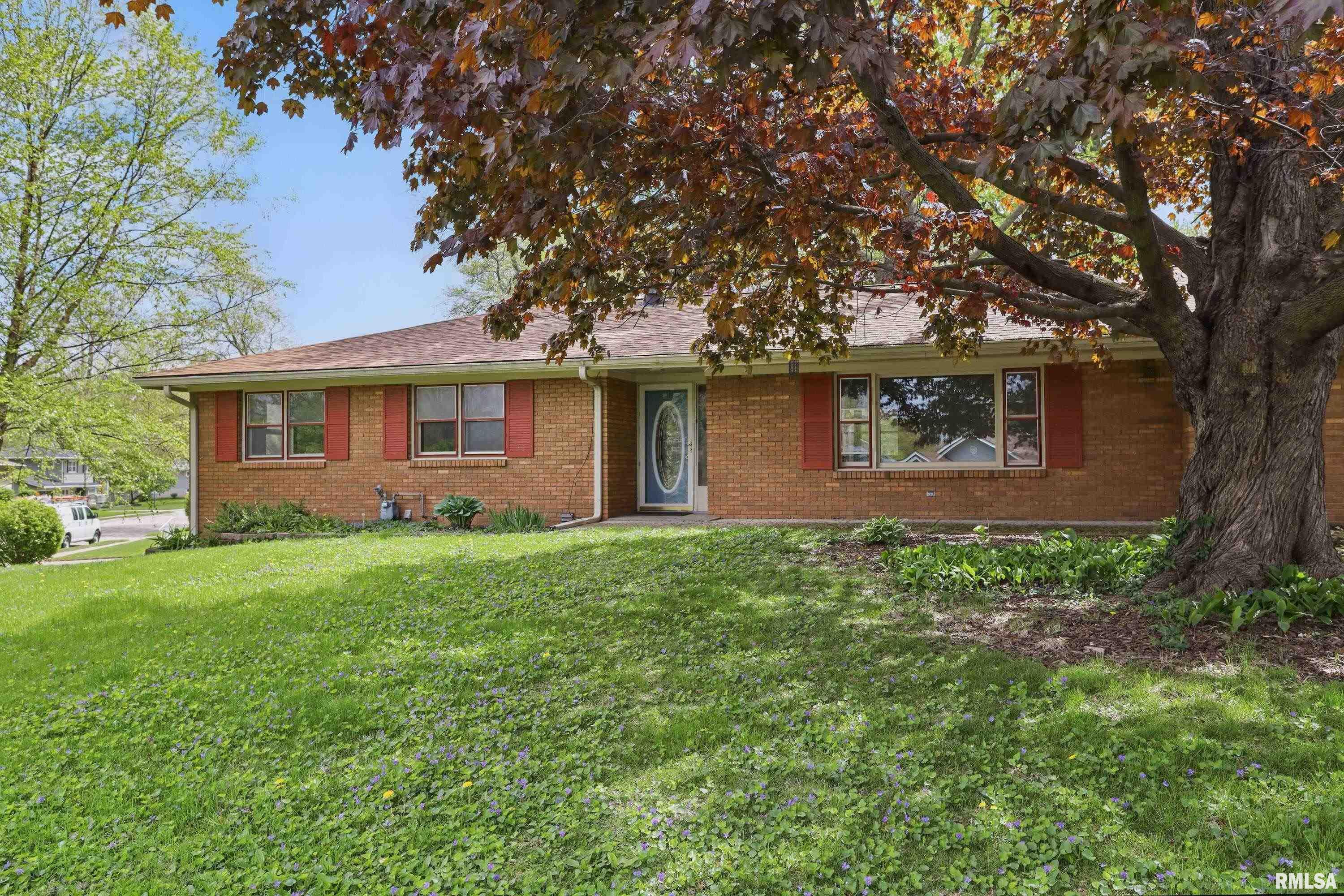 2521 Jersey Ridge Road Davenport, IA 52803 - Photo 5 of 42 Gallery Image 5