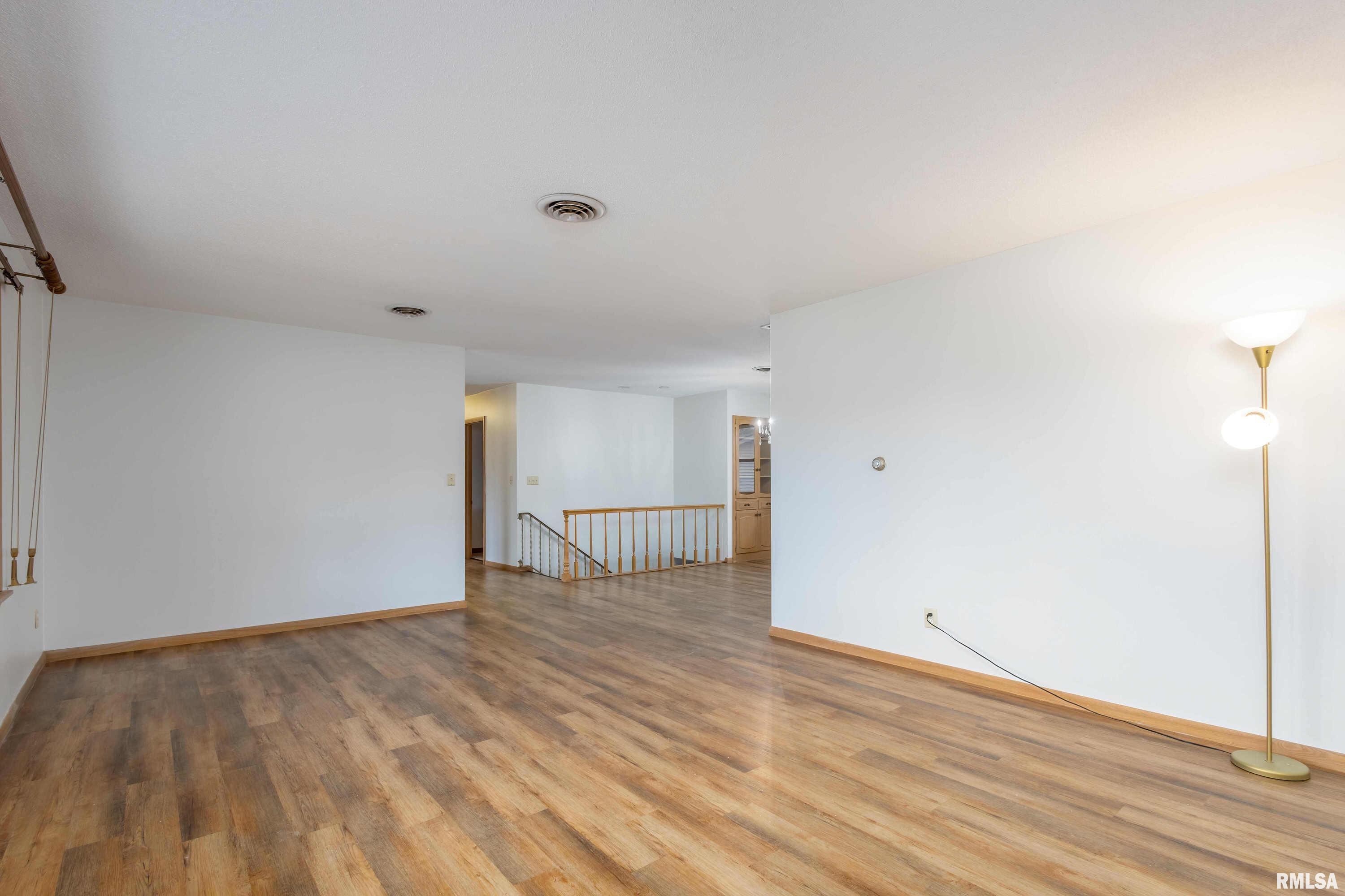 2521 Jersey Ridge Road Davenport, IA 52803 - Photo 9 of 42 Gallery Image 9