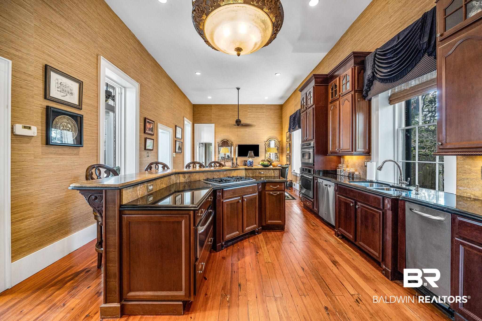 253 State Street Mobile, AL 36603 - Photo 5 of 41 Kitchen