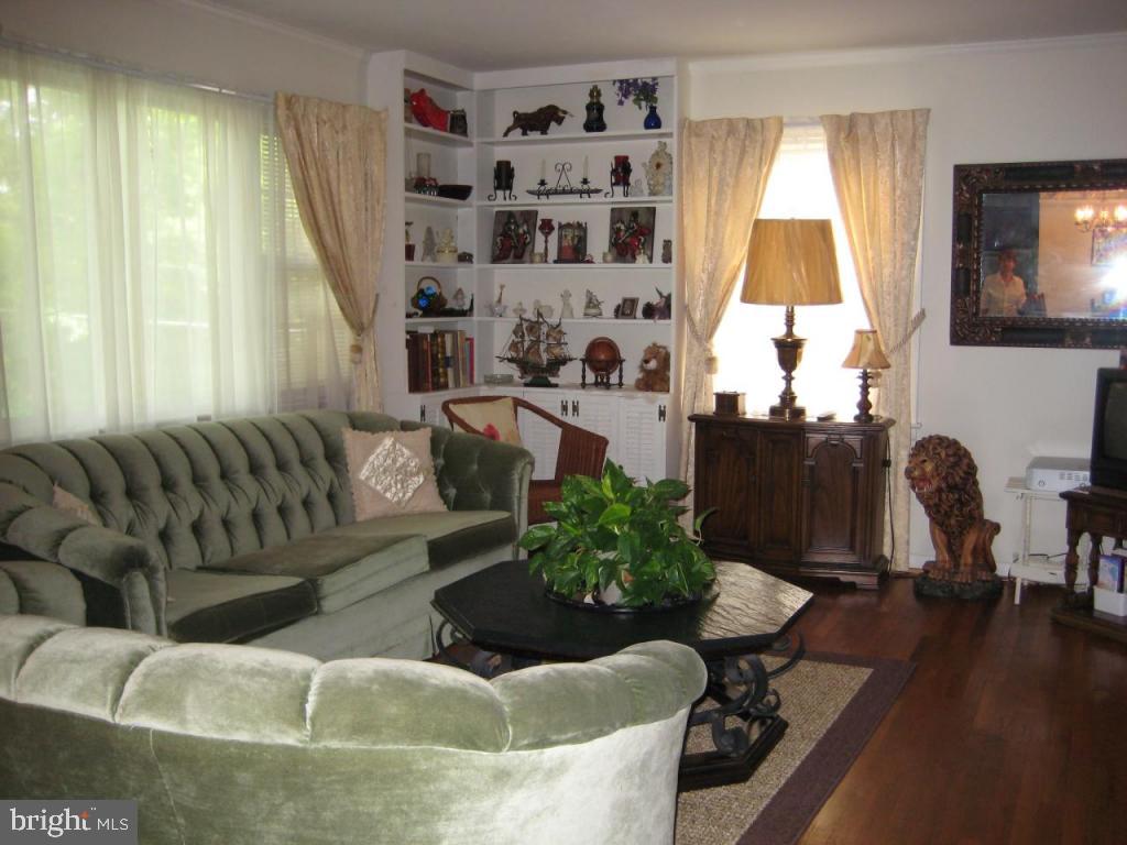 2920 Spring Valley Road Lancaster, PA 17601 - Photo 2 of 10 Gallery Image 2