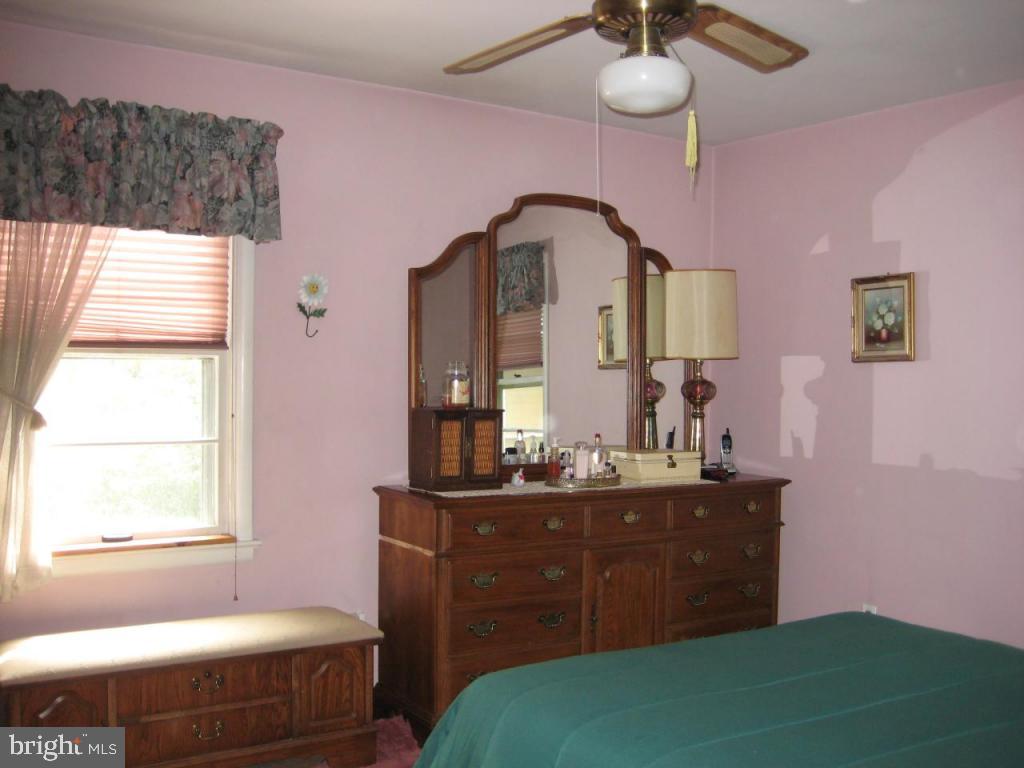 2920 Spring Valley Road Lancaster, PA 17601 - Photo 4 of 10 Gallery Image 4