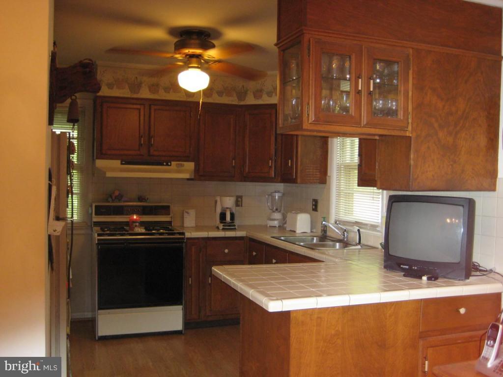 2920 Spring Valley Road Lancaster, PA 17601 - Photo 9 of 10 Gallery Image 9