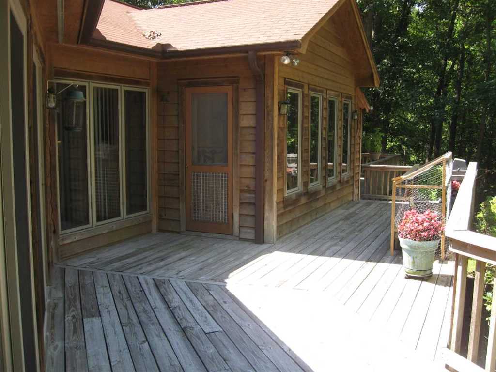 1476 Coneross Point Drive Seneca, SC 29678 - Photo 27 of 33 Gallery Image 27