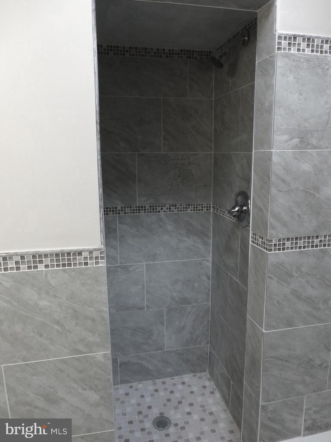 645 Kenmore Road Philadelphia, PA 19151 - Photo 14 of 27 Gallery Image 14