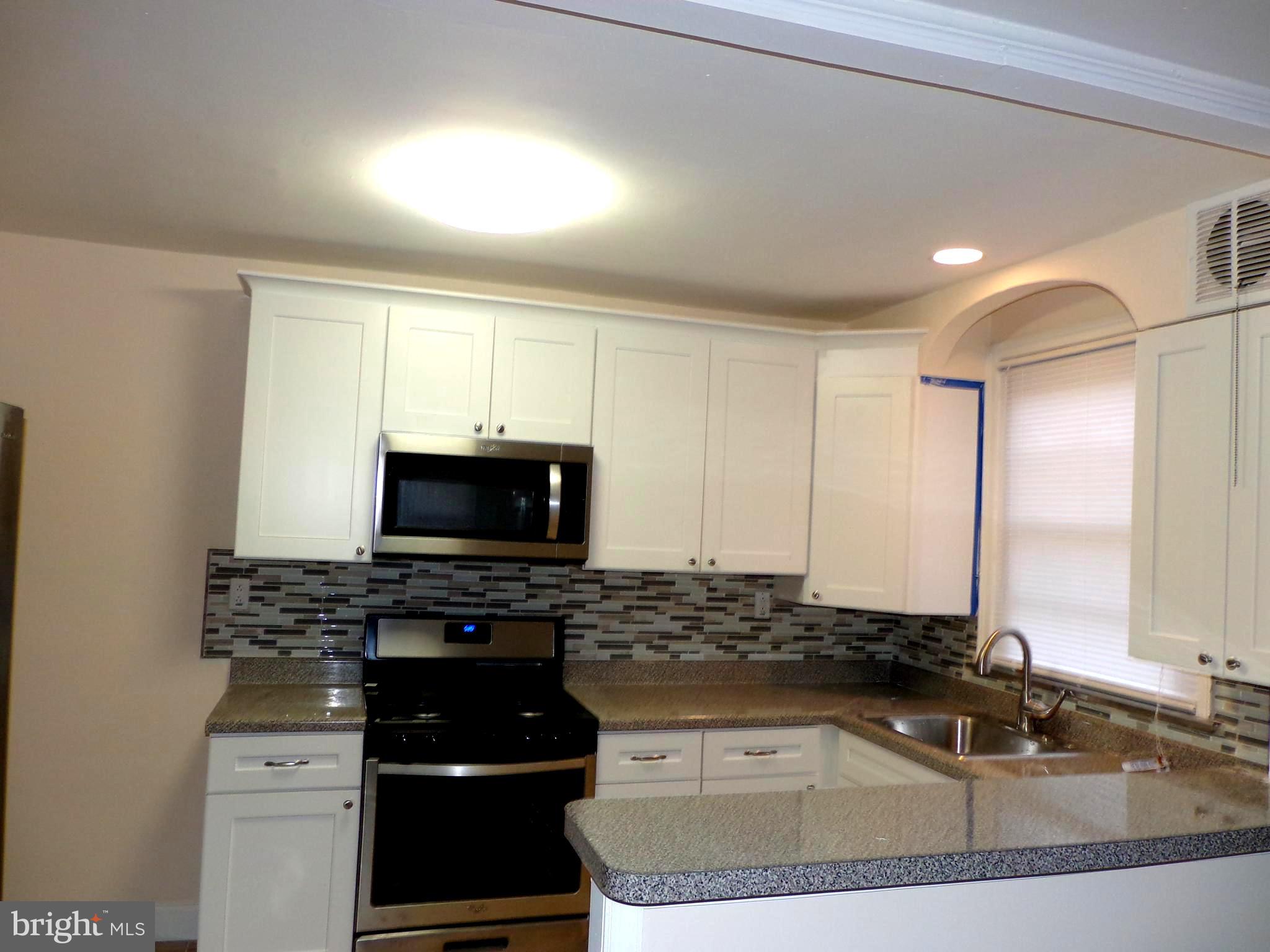 645 Kenmore Road Philadelphia, PA 19151 - Photo 7 of 27 Gallery Image 7
