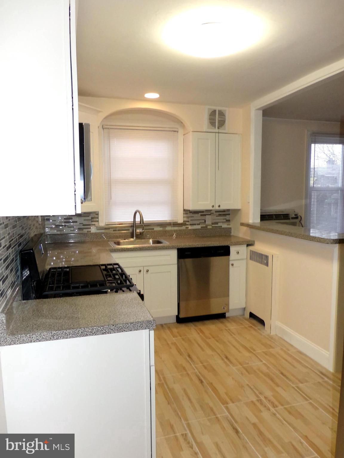 645 Kenmore Road Philadelphia, PA 19151 - Photo 10 of 27 Gallery Image 10