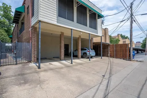 $1,950 | 4031 Holland Avenue, Unit G, Dallas, TX 75219