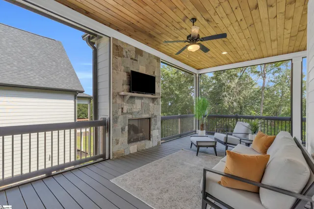 $641,900 | 104 Winding Rock Road, Simpsonville, SC 29680