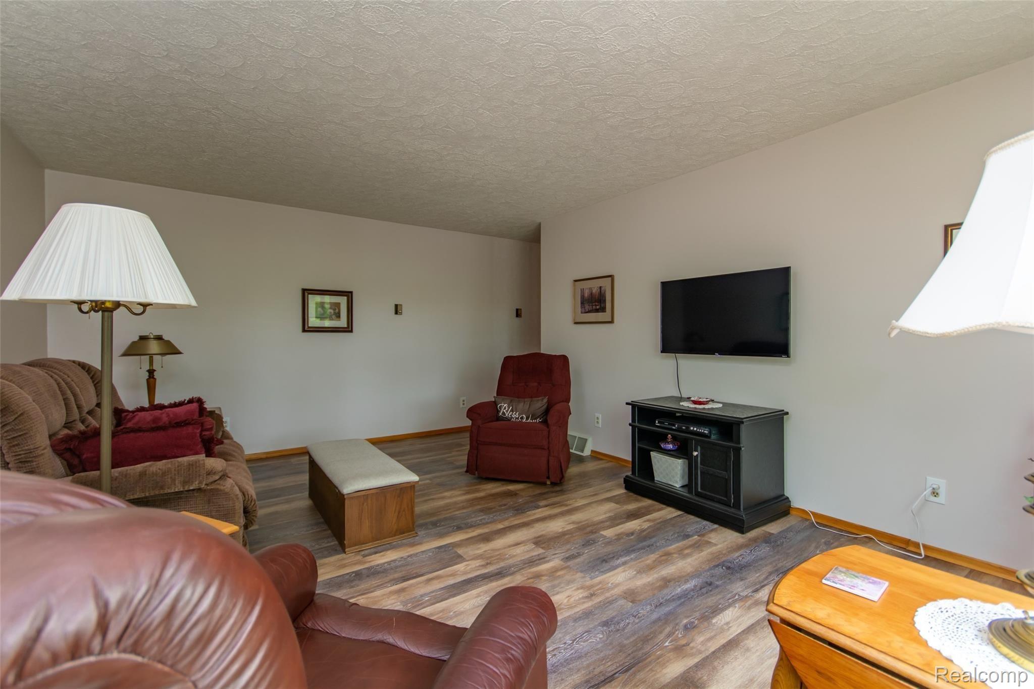 6835 Ridgewood Road Clarkston, MI 48346 - Photo 14 of 21 DSC_5848enf.jpg
