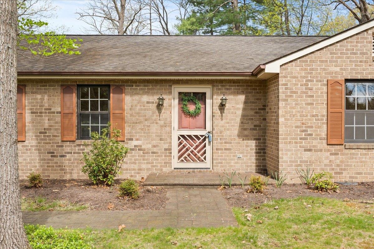 140 Swisher Road Staunton, VA 24401 - Photo 7 of 53 a front view of a house with garden