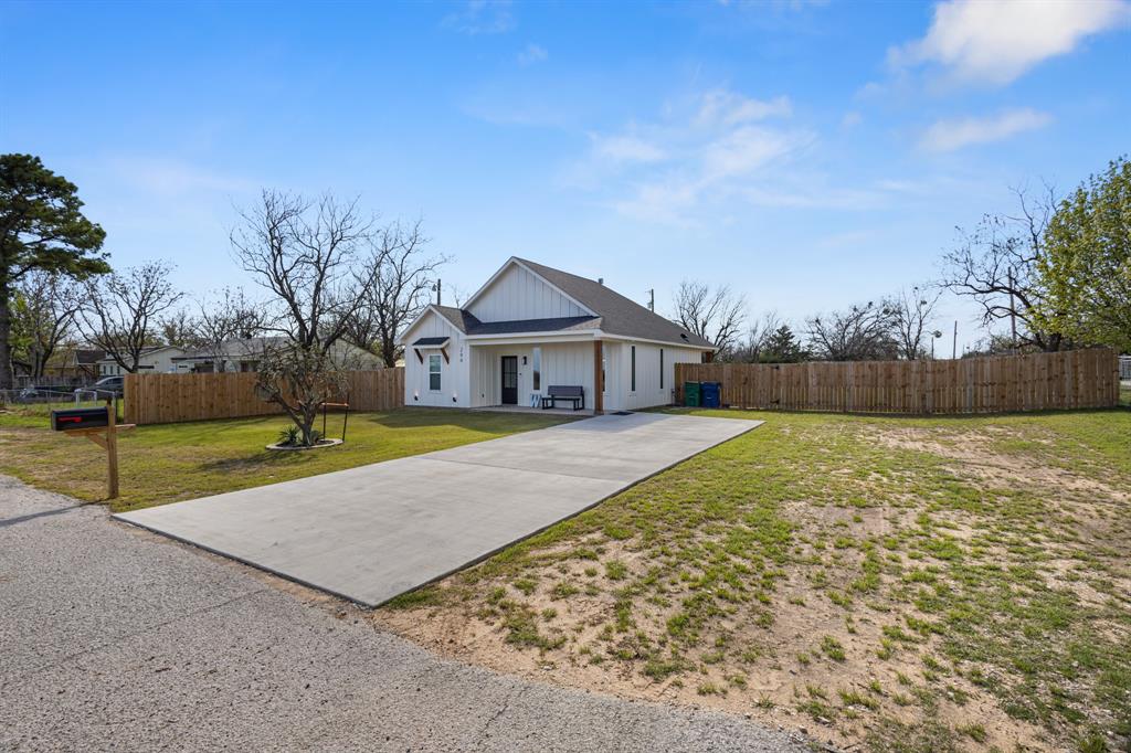200 Walnut Street Chico, TX 76431 - Photo 3 of 33