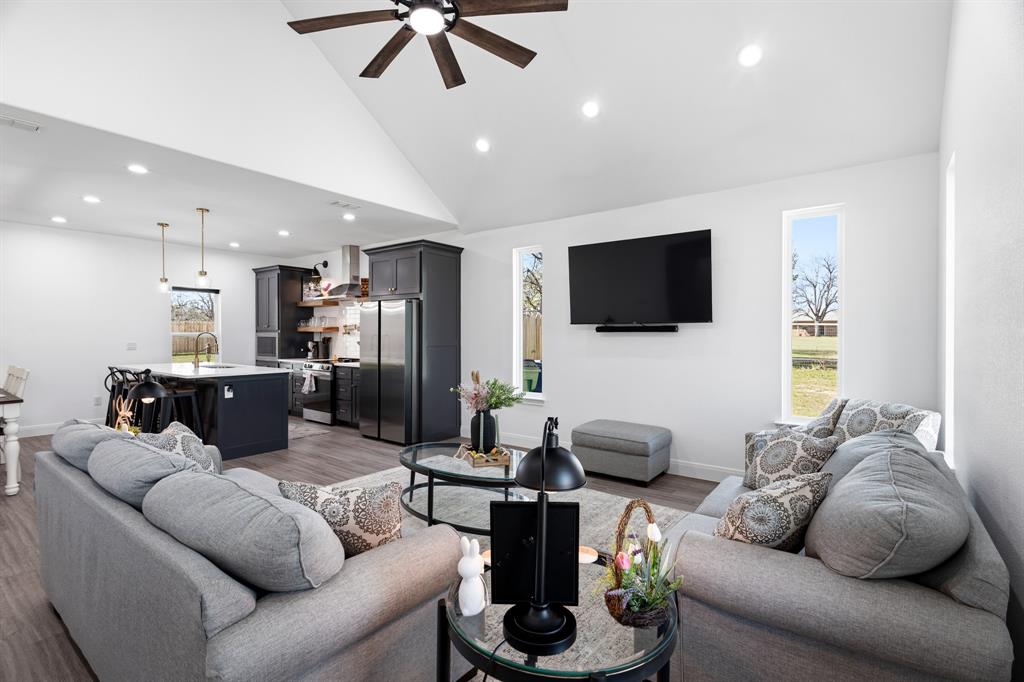 200 Walnut Street Chico, TX 76431 - Photo 7 of 33