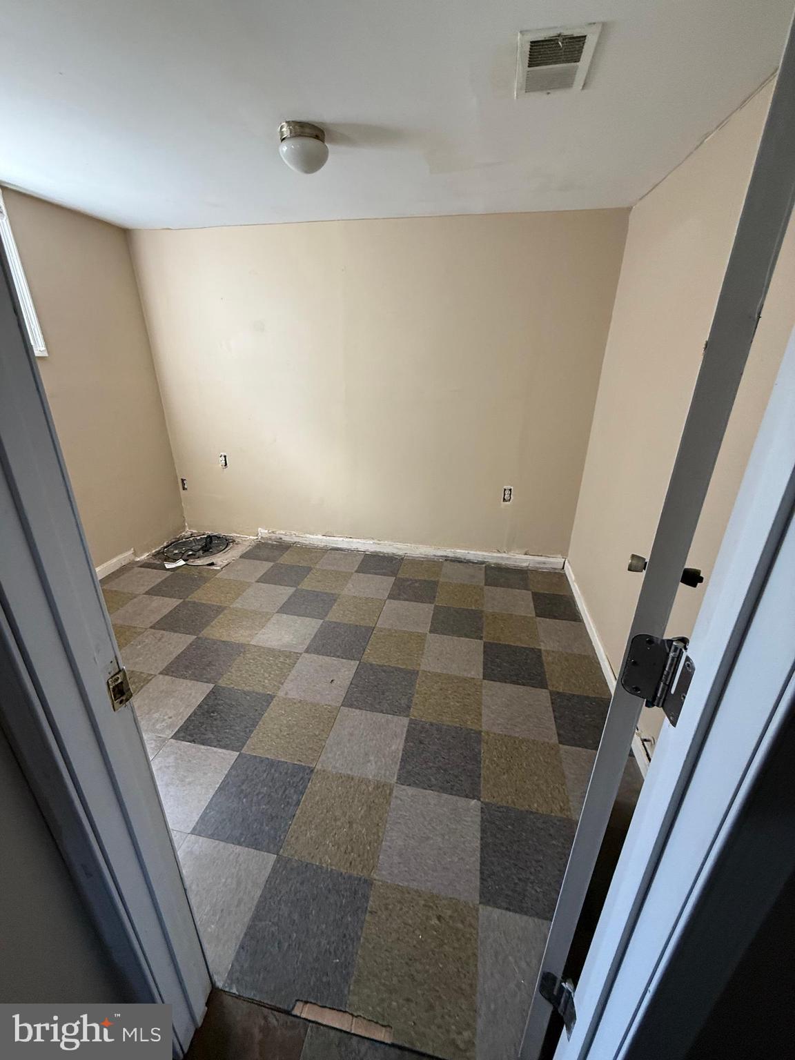 7003 Fairwood Road Hyattsville, MD 20784 - Photo 27 of 30 a view of an empty room