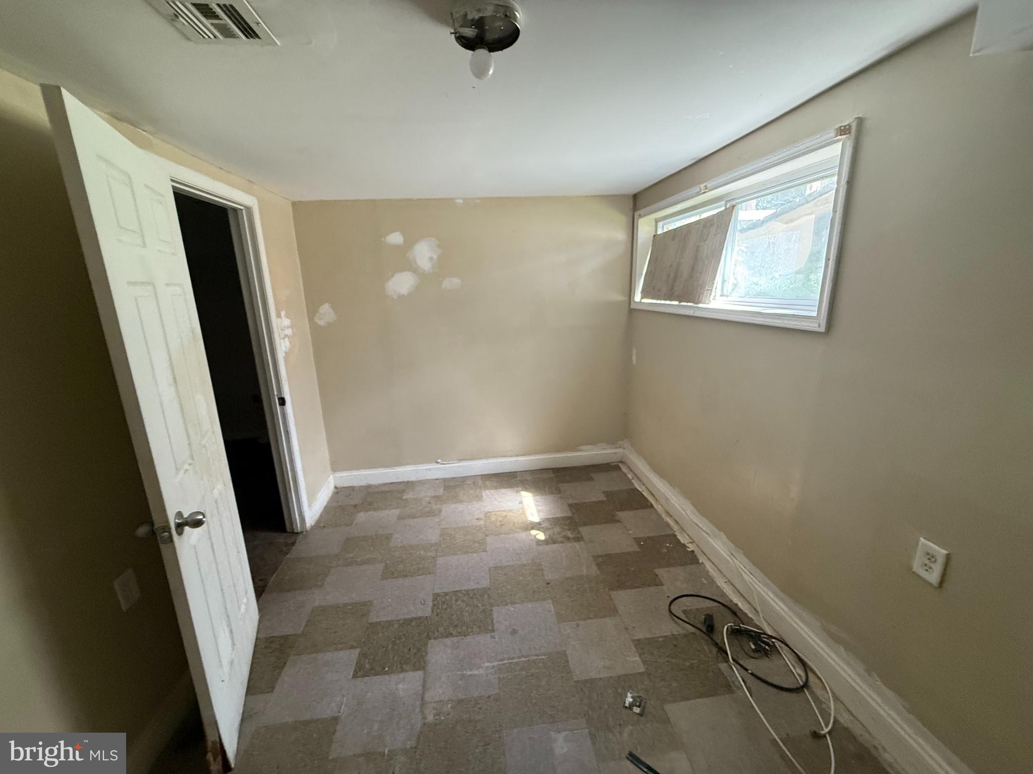 7003 Fairwood Road Hyattsville, MD 20784 - Photo 9 of 30 a view of a hallway