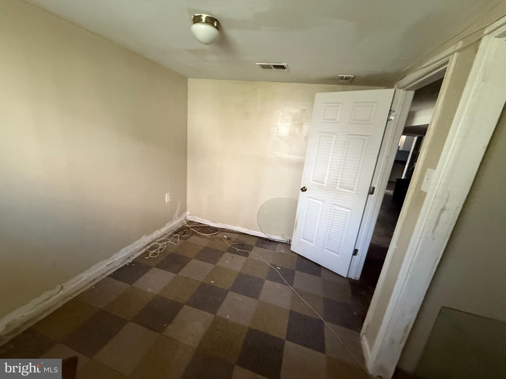 7003 Fairwood Road Hyattsville, MD 20784 - Photo 10 of 30 a view of empty room