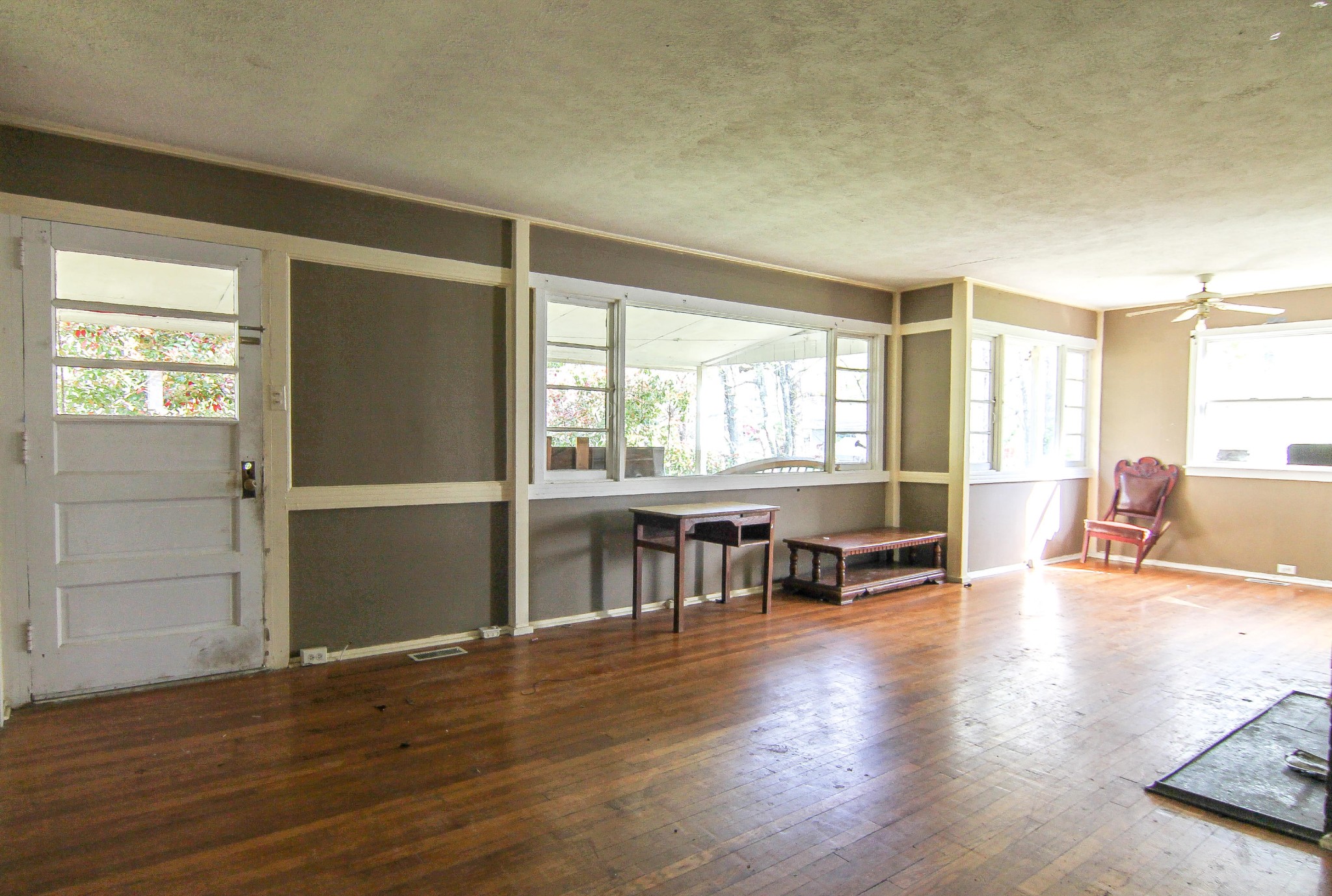 100 East Damascus Road Oak Ridge, TN 37830 - Photo 7 of 16 a living room with furniture window and wooden floor