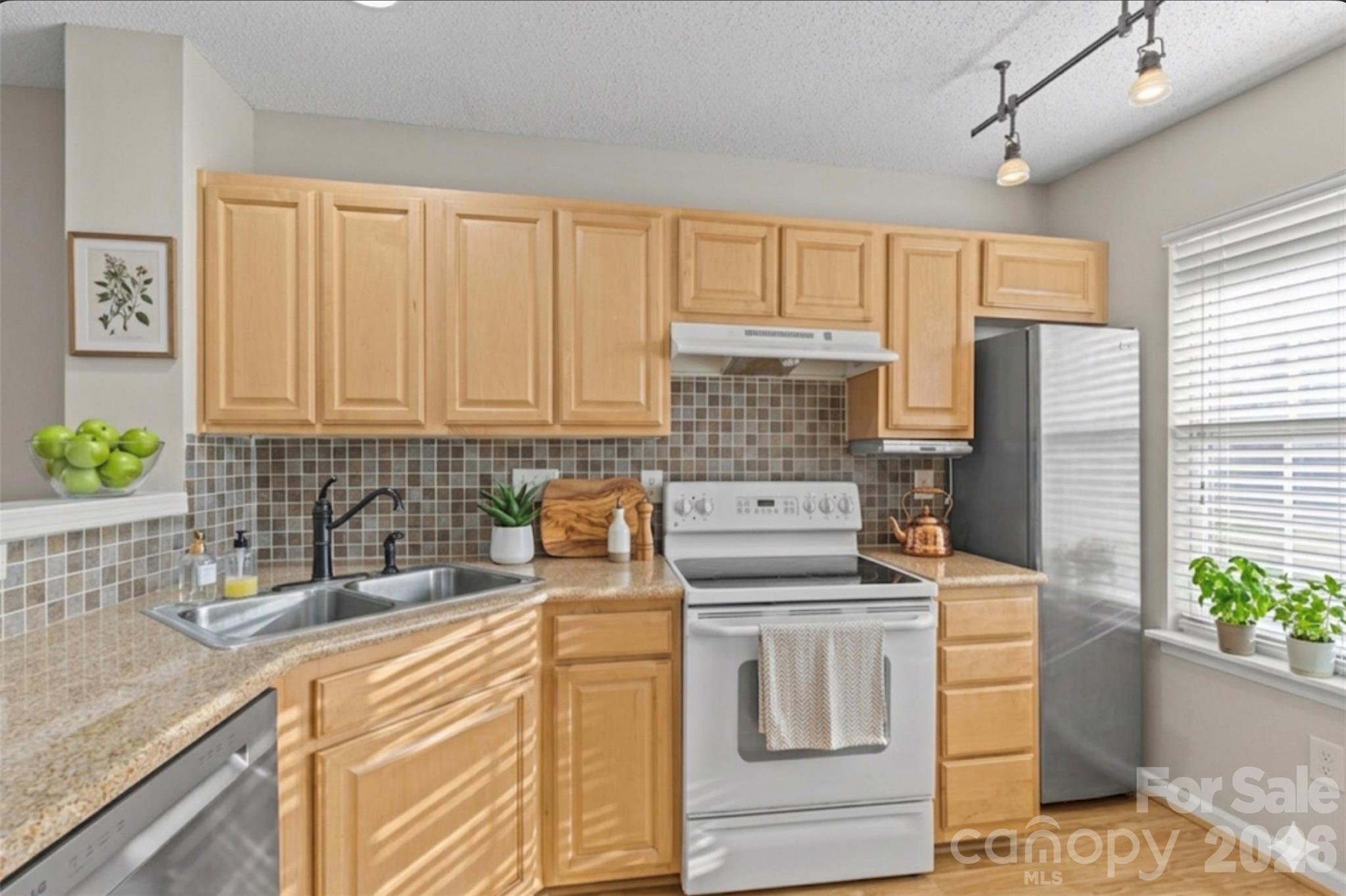 10923 Holly Ridge Boulevard Charlotte, NC 28216 - Photo 2 of 40