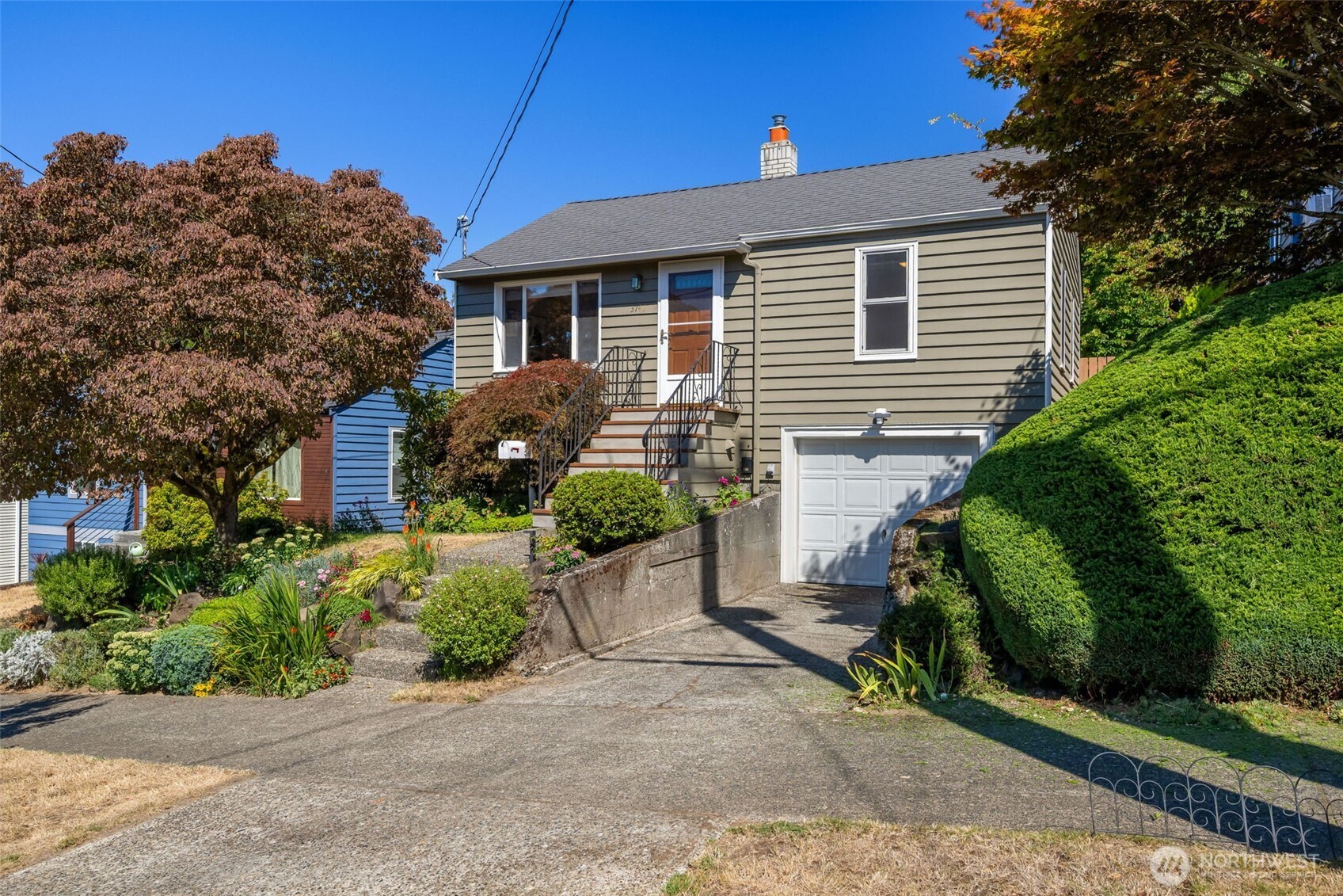 3748 Southwest Austin Street Seattle, WA 98126 - Photo 2 of 38 Gallery Image 2