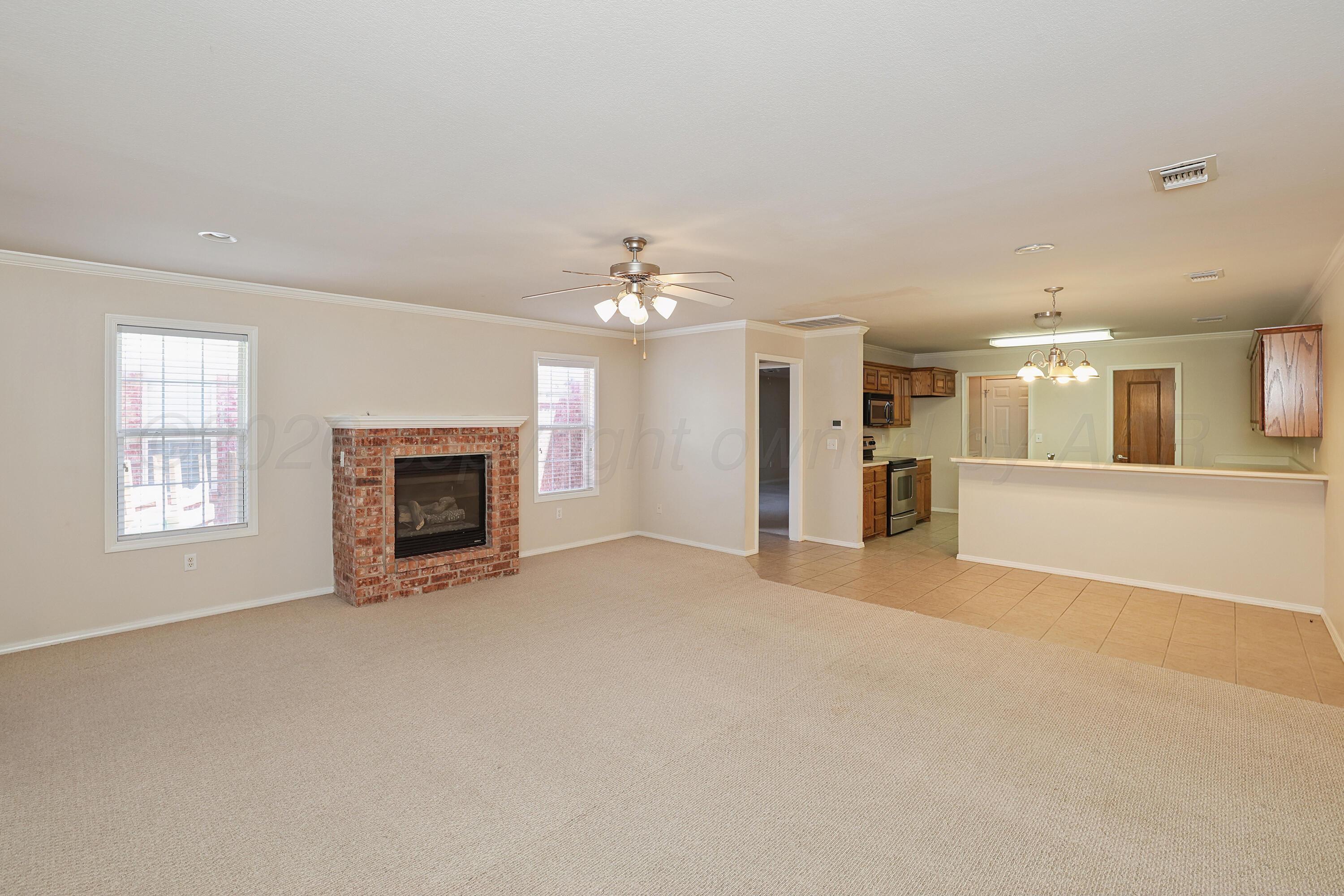 4527 Steffi Court Amarillo, TX 79110 - Photo 4 of 24 4-Living Area