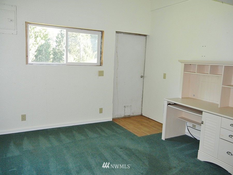12824 193rd Lane Southeast Renton, WA 98059 - Photo 11 of 13 Gallery Image 11