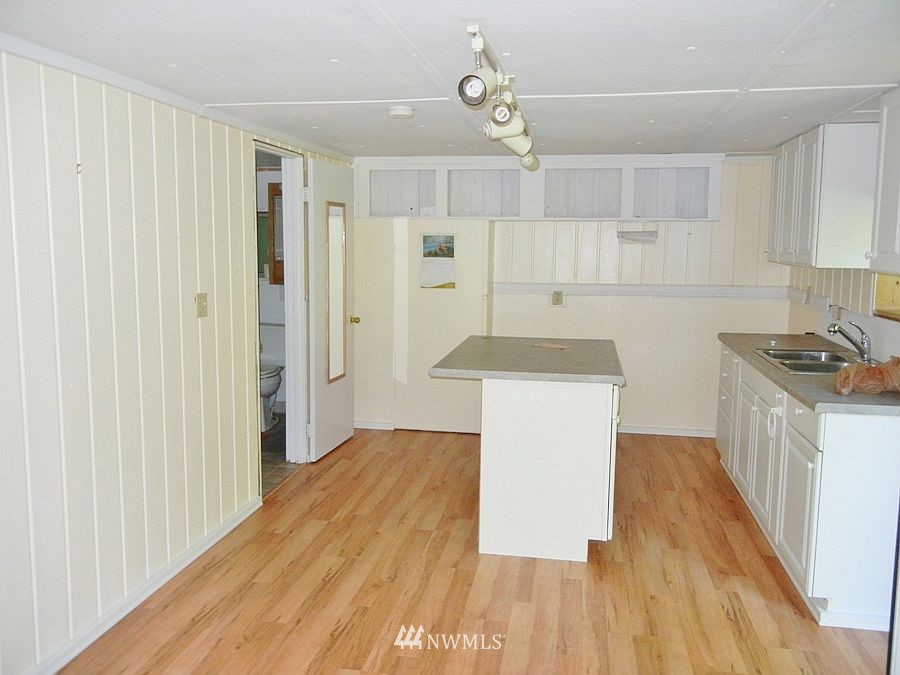 12824 193rd Lane Southeast Renton, WA 98059 - Photo 10 of 13 Gallery Image 10