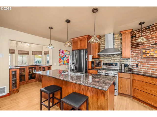 $485,000 | 1141 Thayer Avenue, Cottage Grove, OR 97424