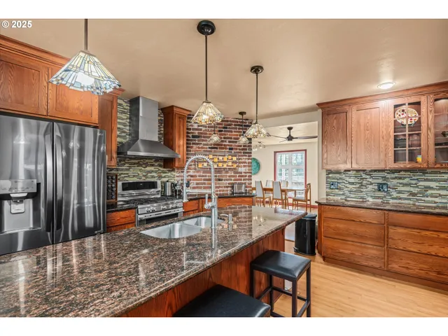 $485,000 | 1141 Thayer Avenue, Cottage Grove, OR 97424