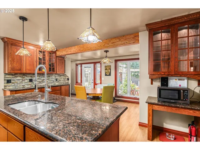 $485,000 | 1141 Thayer Avenue, Cottage Grove, OR 97424